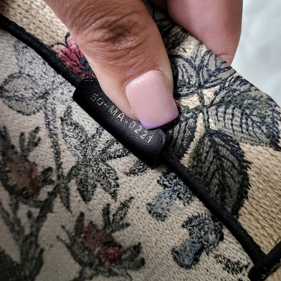 Christian Dior Large Tote Embroidered Canvas - Picture 2 of 3